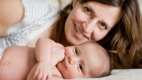 «Έκανα παιδί μόνη μου στα 42. Οι άντρες με είχαν απογοητεύσει και ήθελα οικογένεια»